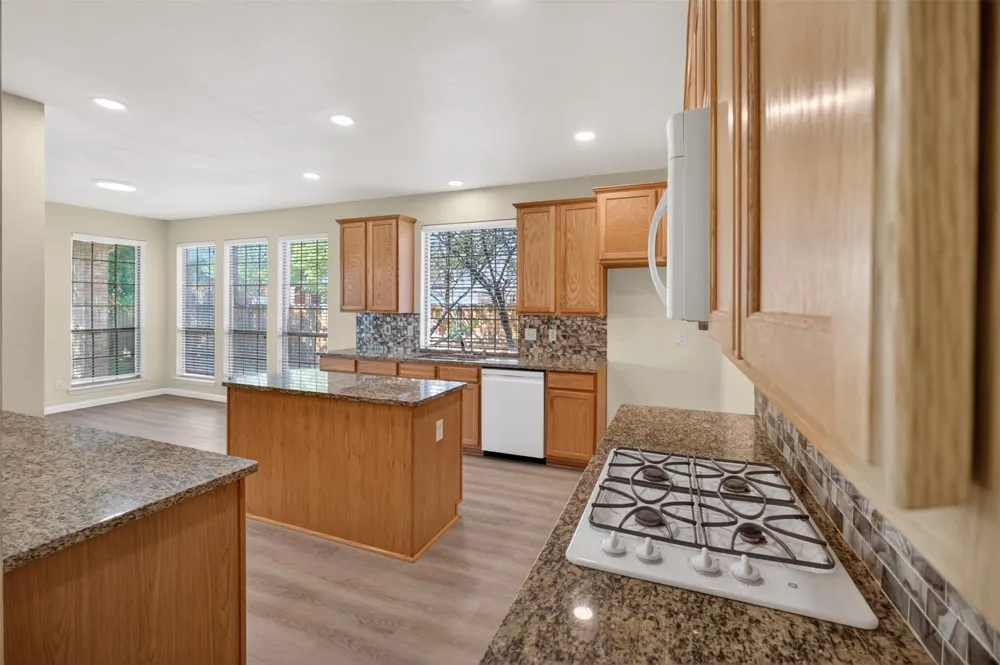 2616 Cove Drive Grand Prairie, TX 75054