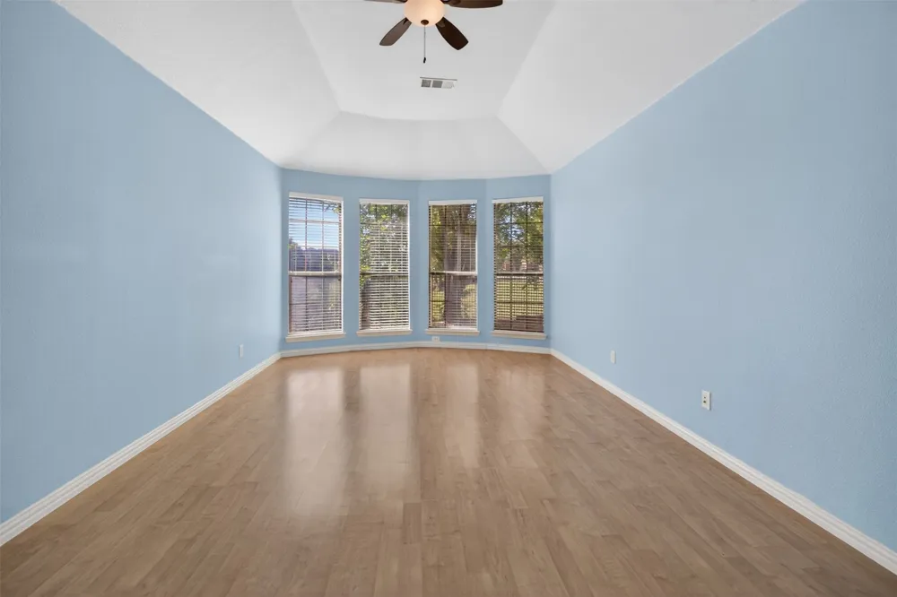 2616 Cove Drive Grand Prairie, TX 75054