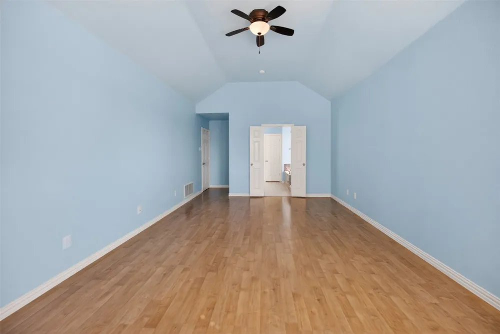2616 Cove Drive Grand Prairie, TX 75054