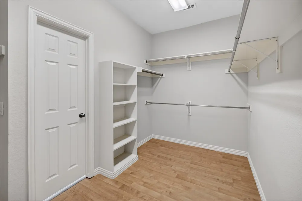 2616 Cove Drive Grand Prairie, TX 75054