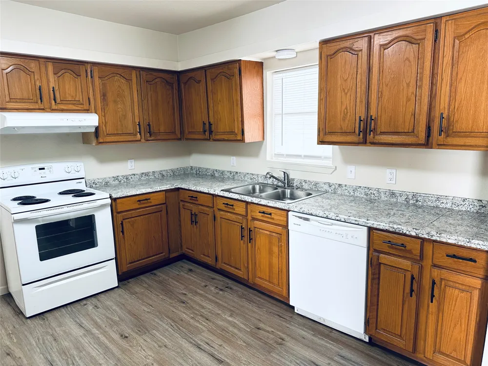 603 W Walcott Avenue Comanche, TX 76442