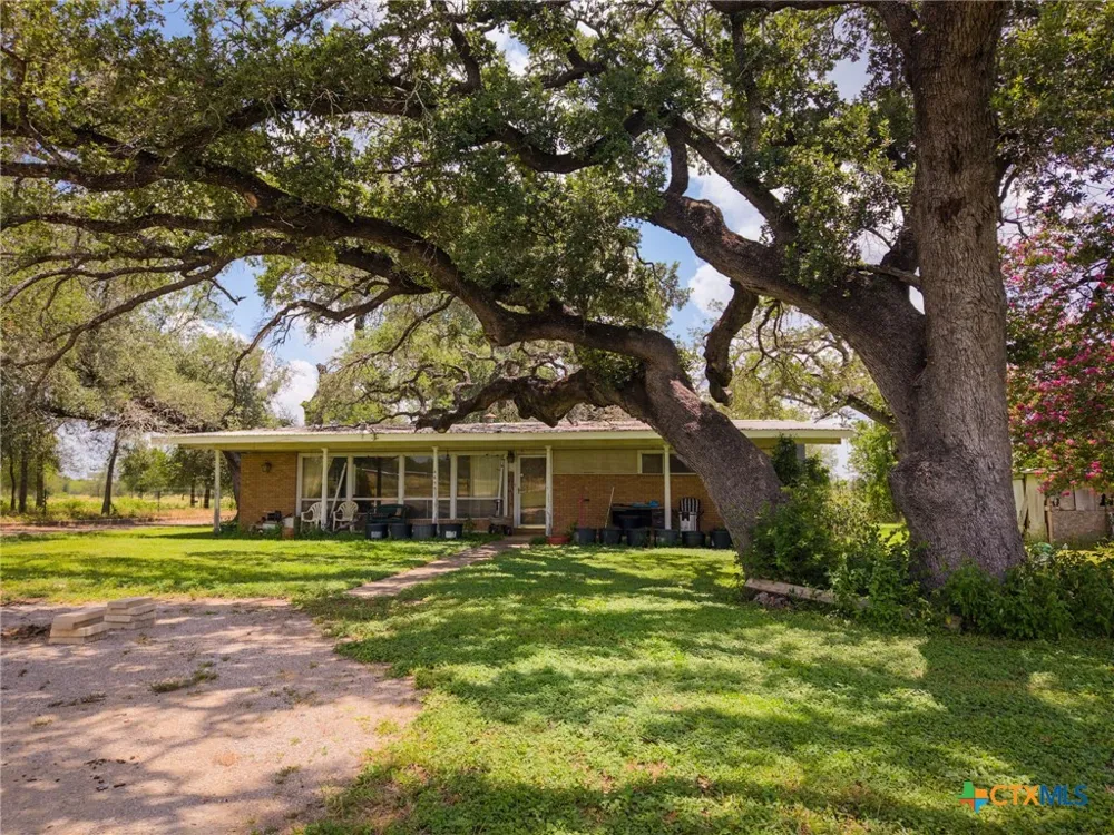4567 Luther Road Seguin, TX 78155