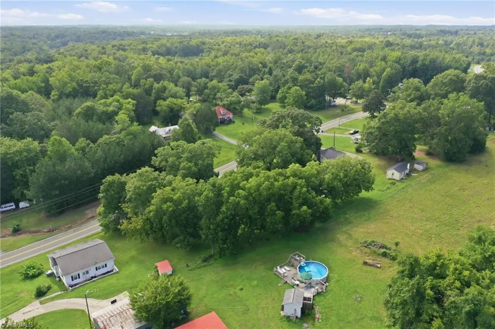 2138 Nc Highway 62 Burlington, NC 27217