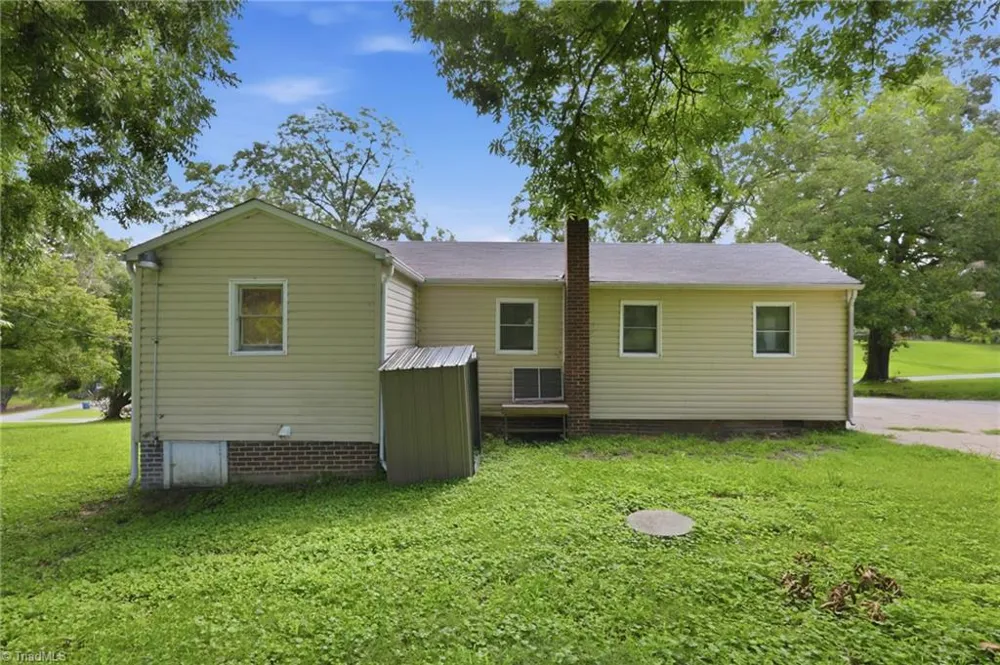 2138 Nc Highway 62 Burlington, NC 27217