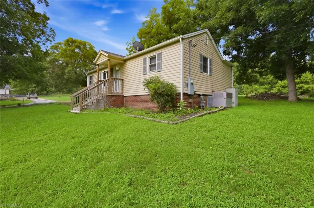 2138 Nc Highway 62 Burlington, NC 27217