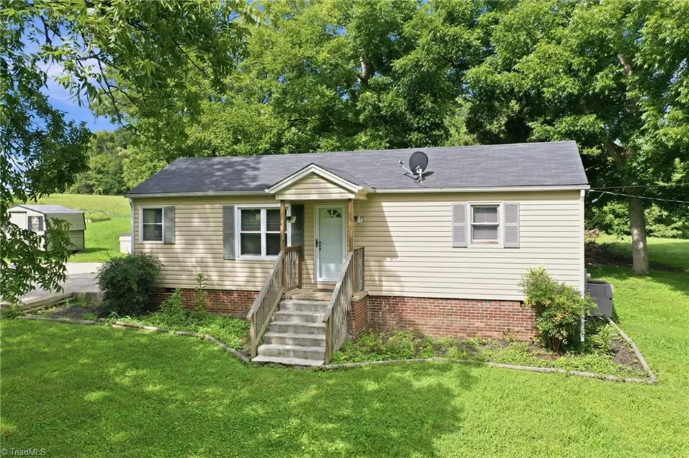 2138 Nc Highway 62 Burlington, NC 27217
