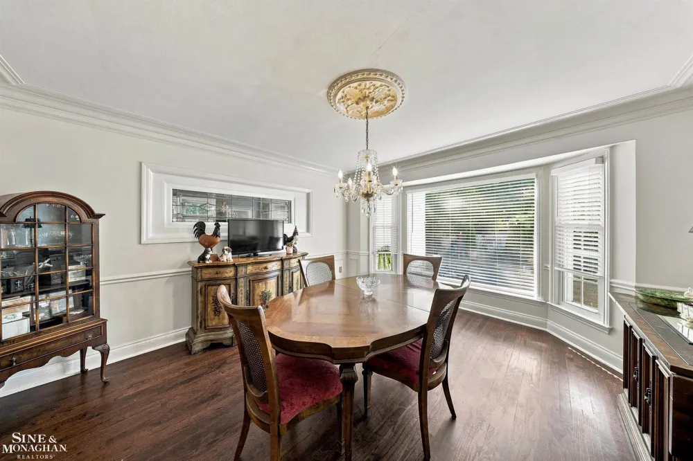 621 Oxford Road Grosse Pointe Woods City, MI 48236