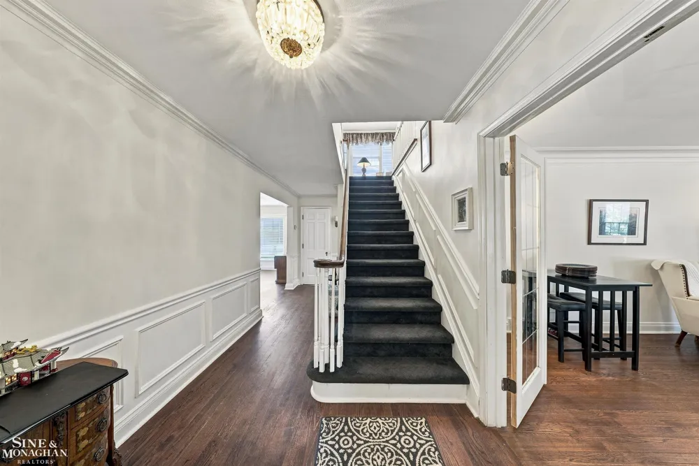 621 Oxford Road Grosse Pointe Woods City, MI 48236