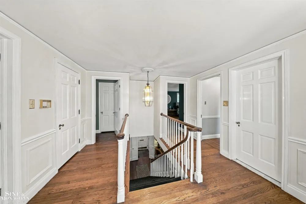 621 Oxford Road Grosse Pointe Woods City, MI 48236