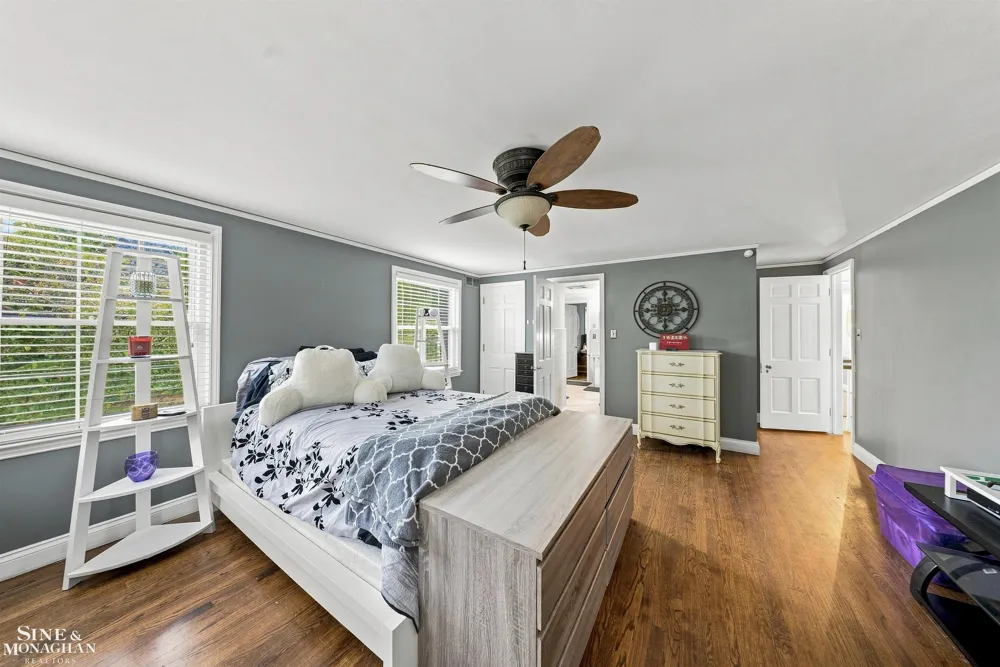 621 Oxford Road Grosse Pointe Woods City, MI 48236
