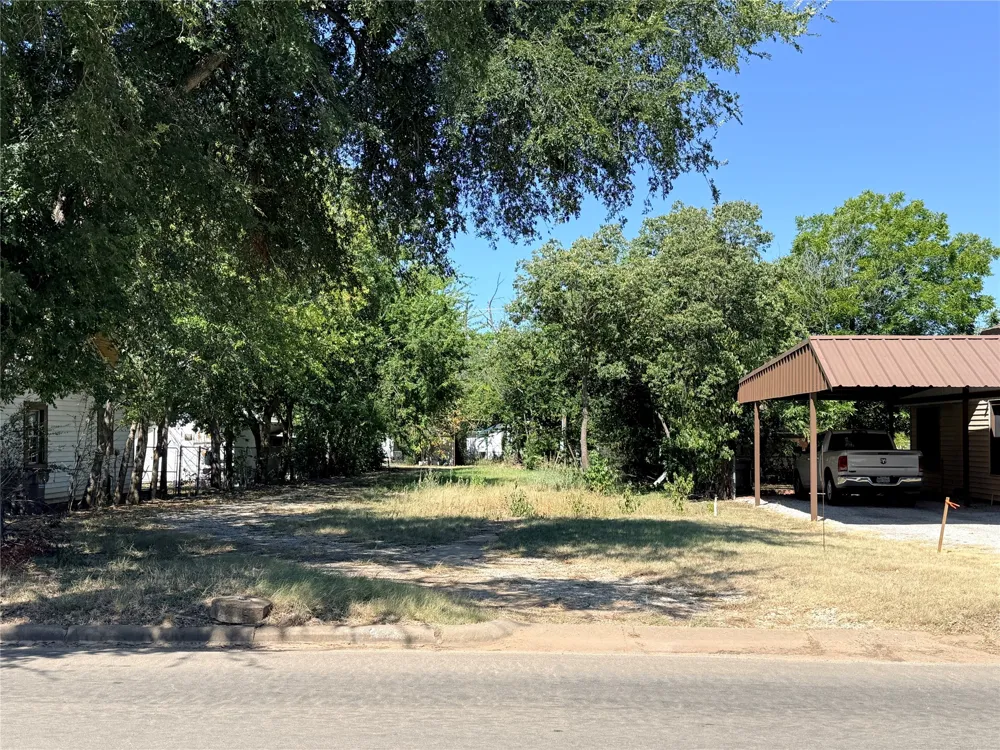 824 Indiana Street Graham, TX 76450