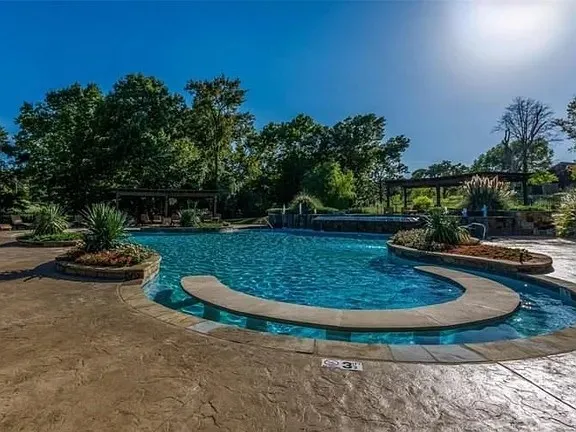 33 Pinehills Gordonville, TX 76245