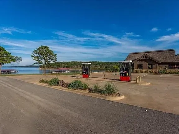 33 Pinehills Gordonville, TX 76245