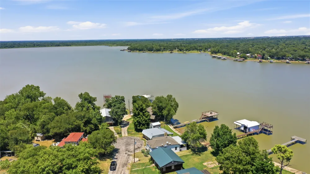 6820 Briar Road Azle, TX 76020