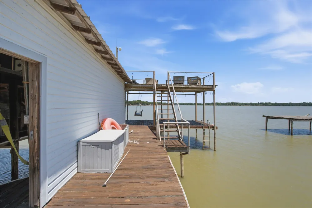 6820 Briar Road Azle, TX 76020