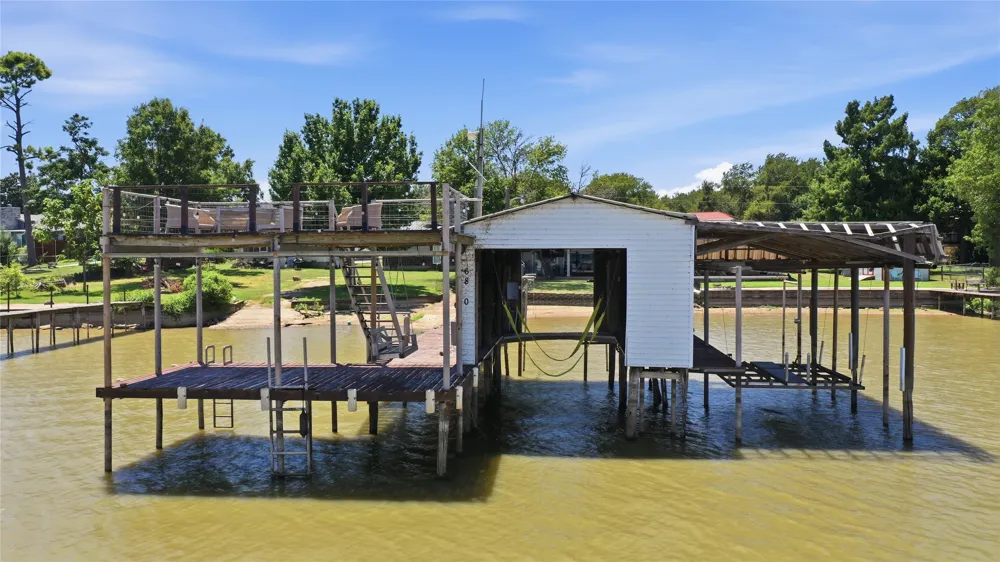 6820 Briar Road Azle, TX 76020