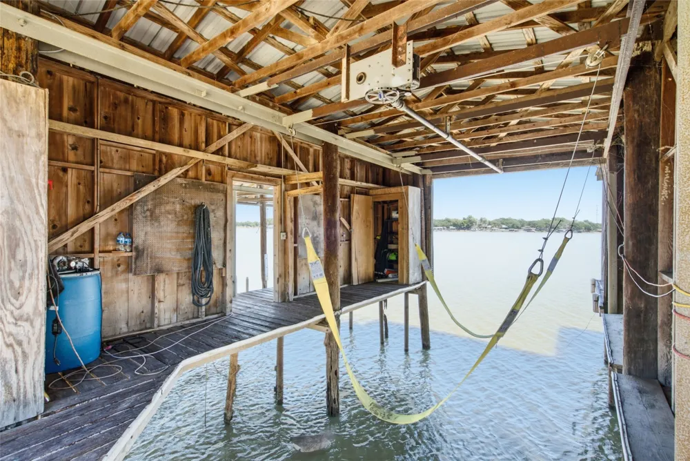 6820 Briar Road Azle, TX 76020