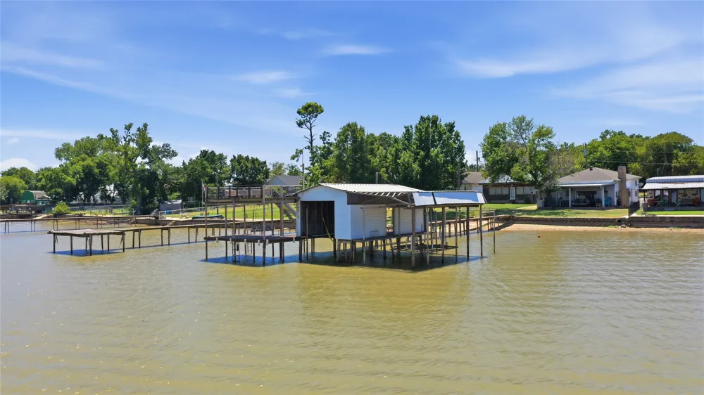 6820 Briar Road Azle, TX 76020