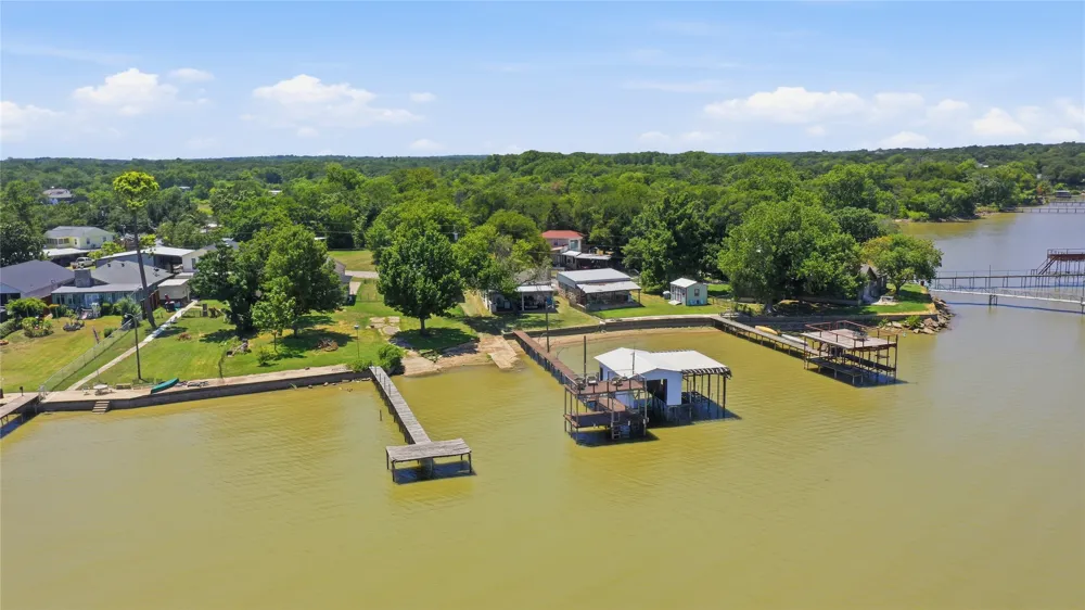6820 Briar Road Azle, TX 76020