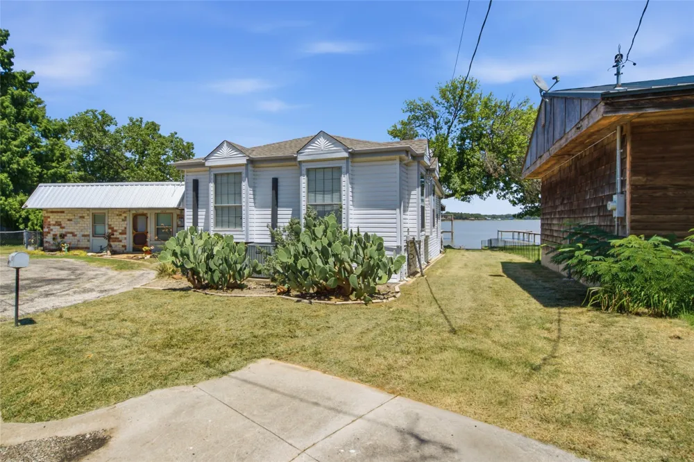 6820 Briar Road Azle, TX 76020