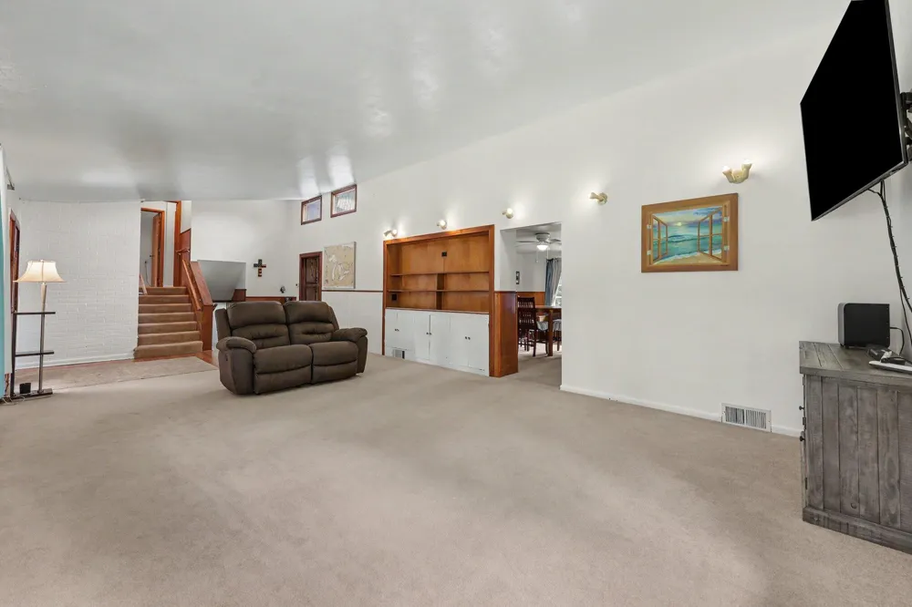 8550 Meridian Road Pleasant Lake, MI 49272
