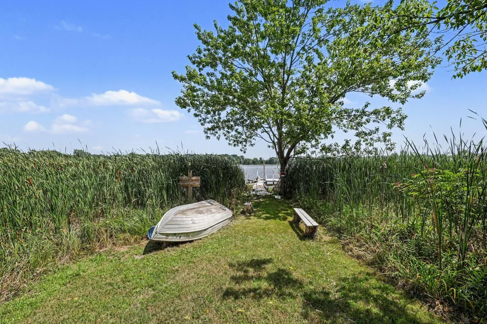 8550 Meridian Road Pleasant Lake, MI 49272