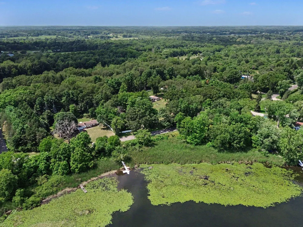 8550 Meridian Road Pleasant Lake, MI 49272