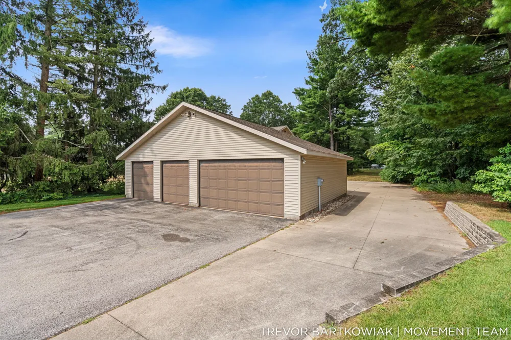2696 Middle Lake Road Dalton Township, MI 49457