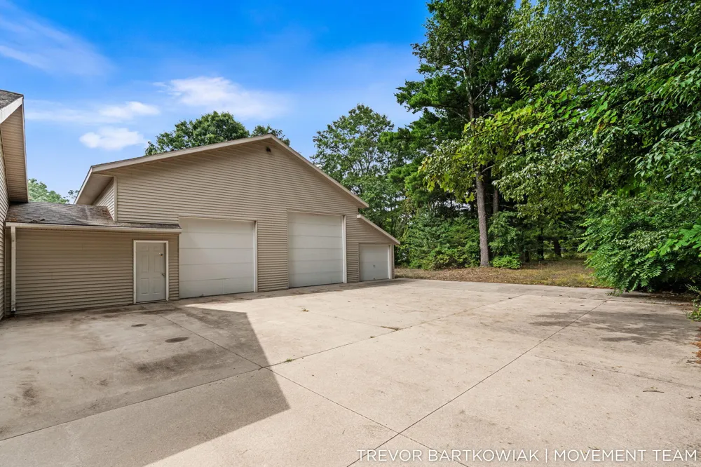 2696 Middle Lake Road Dalton Township, MI 49457