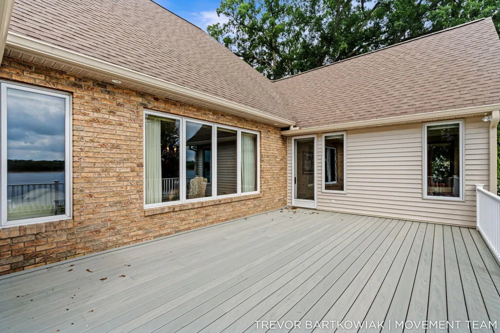 2696 Middle Lake Road Dalton Township, MI 49457