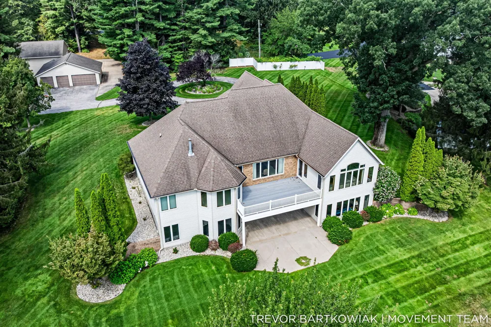 2696 Middle Lake Road Dalton Township, MI 49457