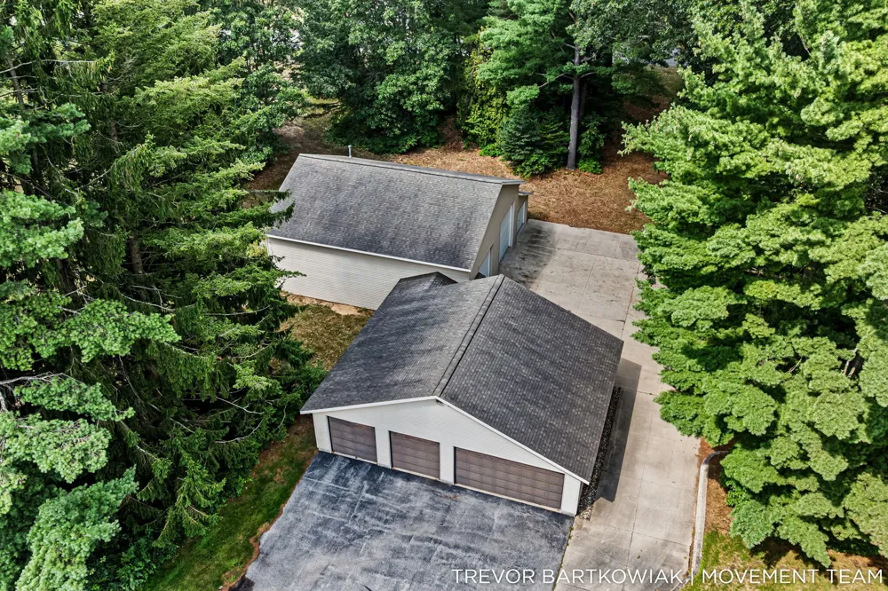 2696 Middle Lake Road Dalton Township, MI 49457
