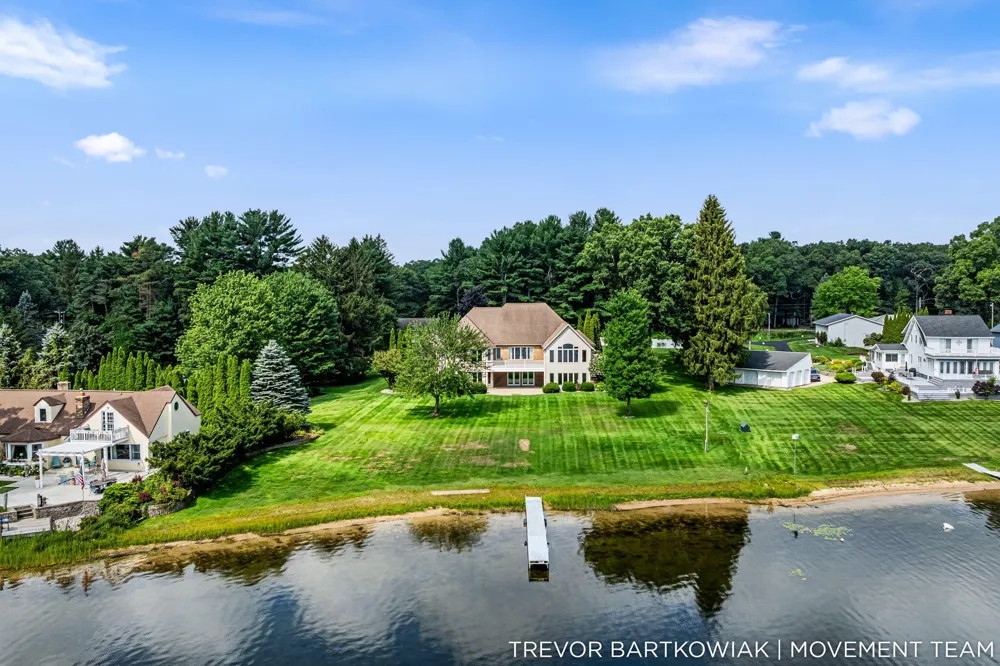 2696 Middle Lake Road Dalton Township, MI 49457