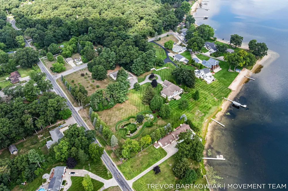 2696 Middle Lake Road Dalton Township, MI 49457