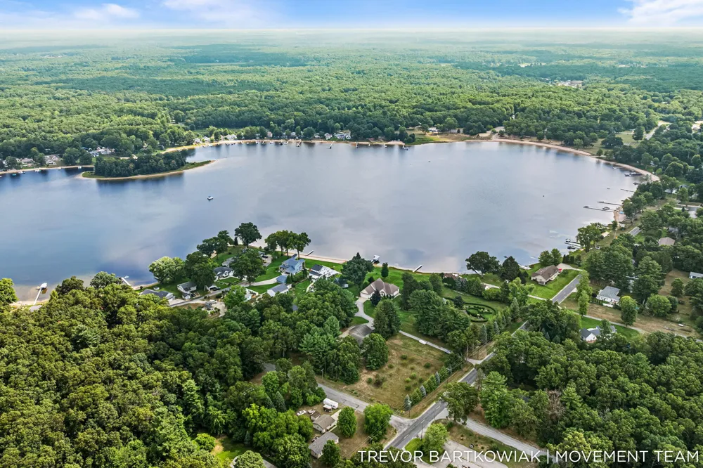 2696 Middle Lake Road Dalton Township, MI 49457