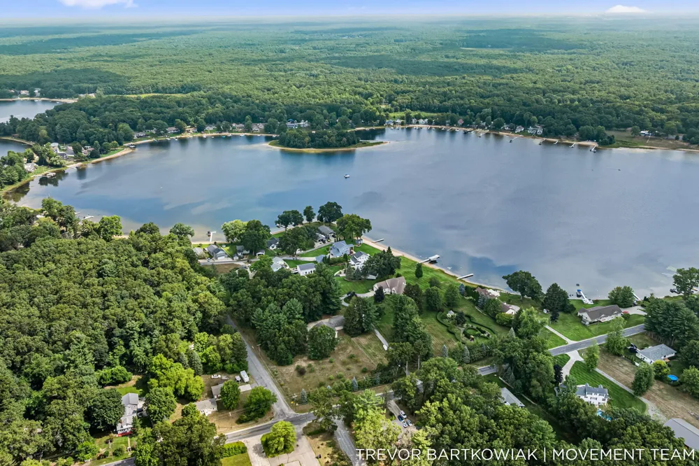 2696 Middle Lake Road Dalton Township, MI 49457
