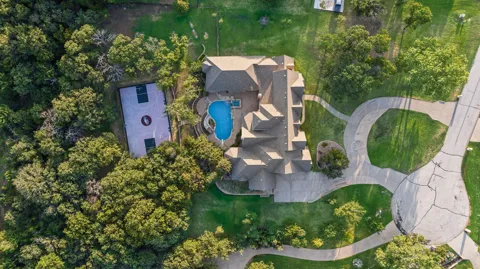 685 Knob Hill Court