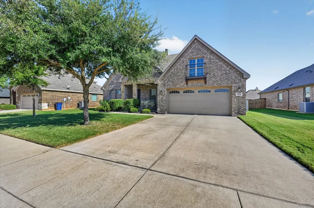 1156 Blue Sky Lane Burleson, TX 76058