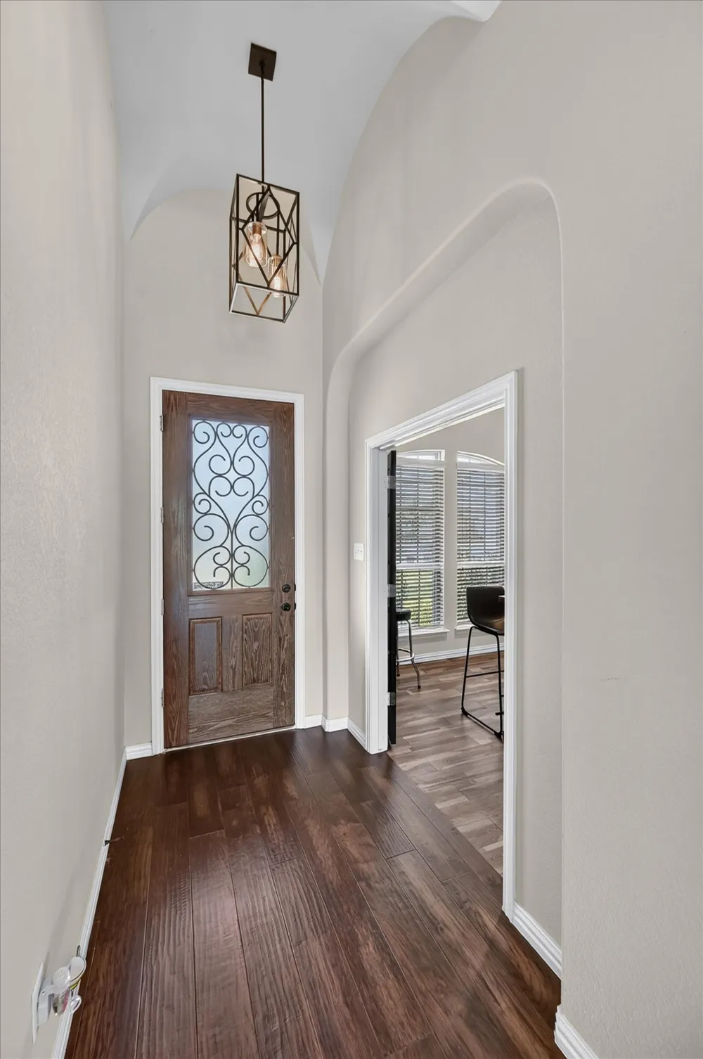1156 Blue Sky Lane Burleson, TX 76058