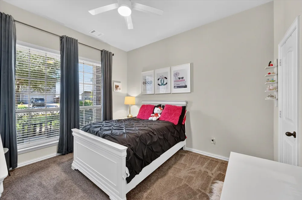 1156 Blue Sky Lane Burleson, TX 76058