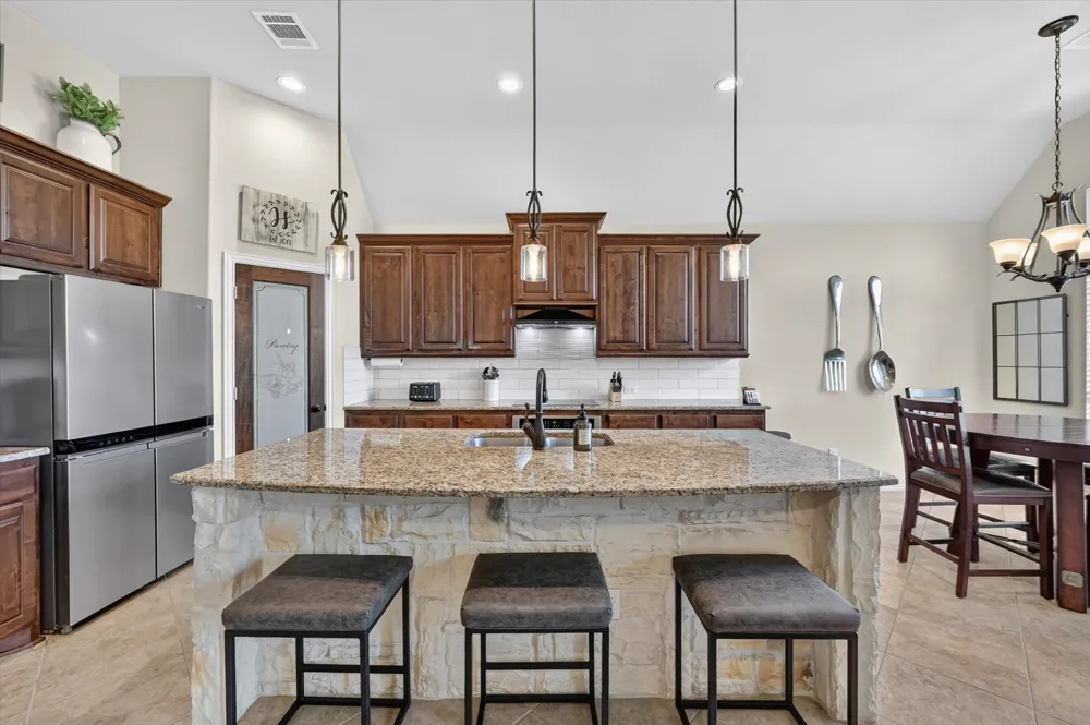 1156 Blue Sky Lane Burleson, TX 76058