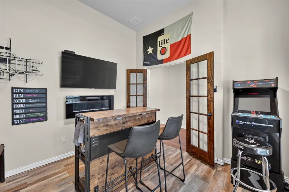 1156 Blue Sky Lane Burleson, TX 76058
