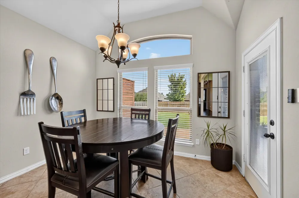 1156 Blue Sky Lane Burleson, TX 76058