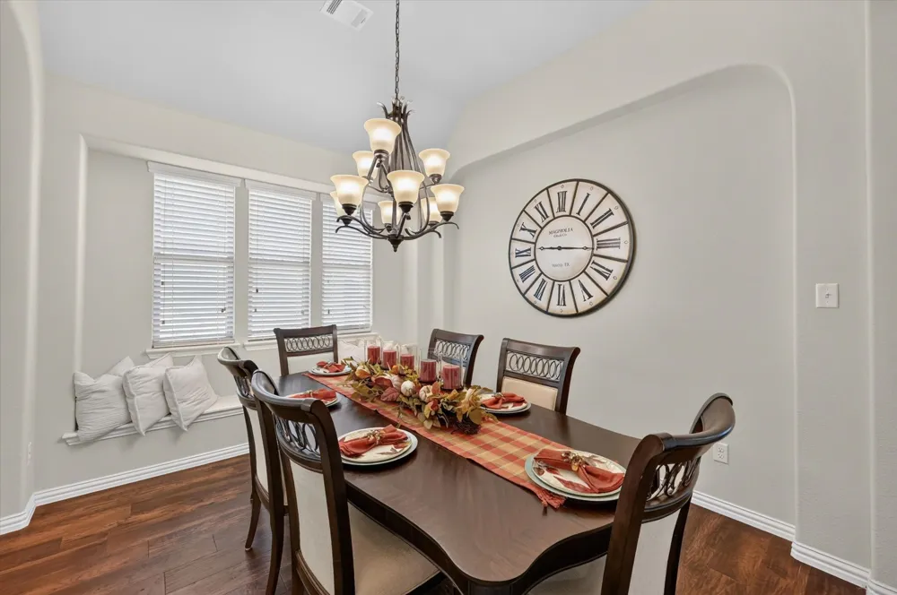 1156 Blue Sky Lane Burleson, TX 76058