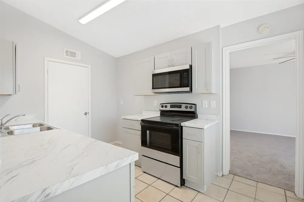 3006 Oak Ridge Place Grand Prairie, TX 75052