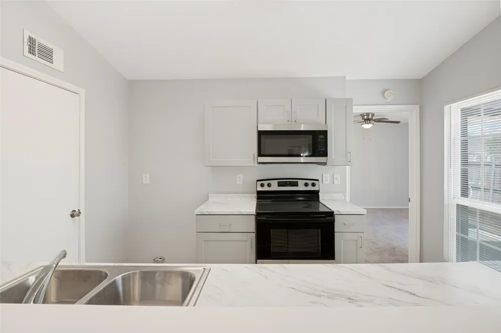 3006 Oak Ridge Place Grand Prairie, TX 75052