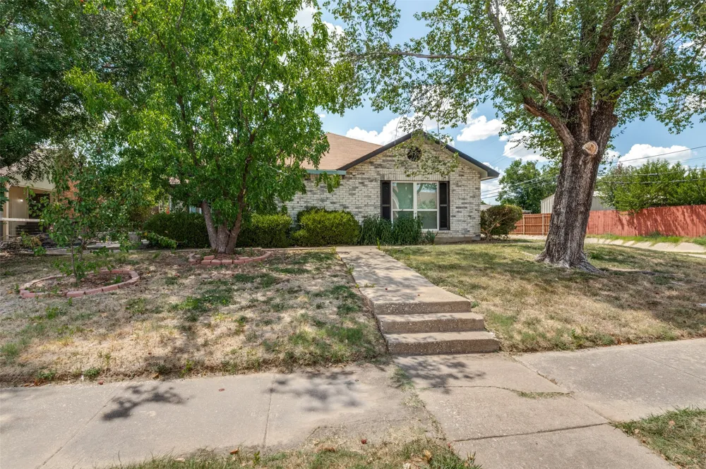 3006 Oak Ridge Place Grand Prairie, TX 75052