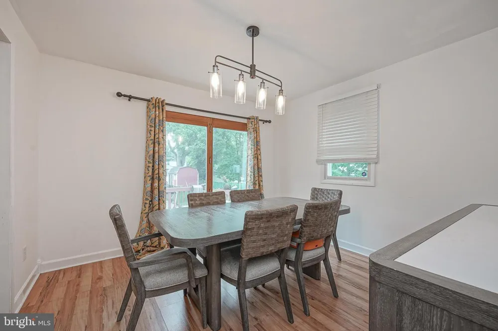 176 COLUMBIA AVENUE West Deptford, NJ 08086