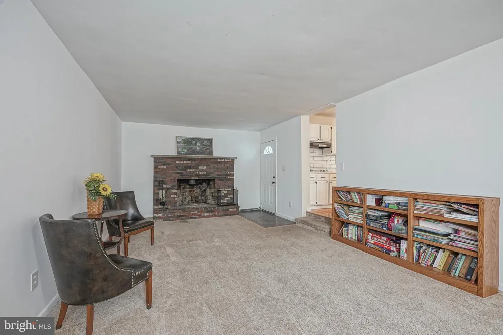 176 COLUMBIA AVENUE West Deptford, NJ 08086