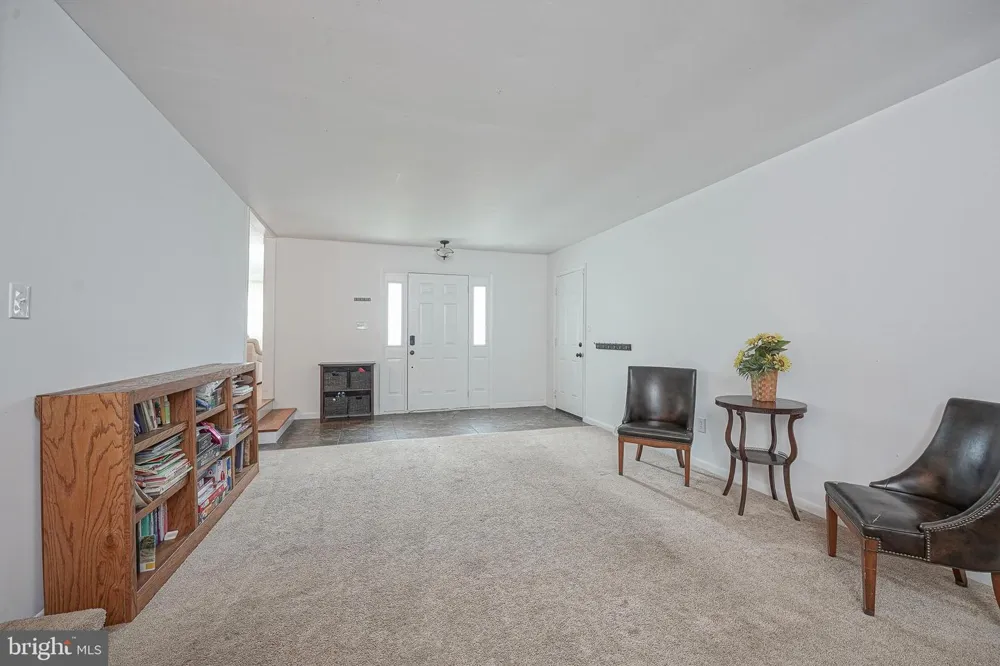 176 COLUMBIA AVENUE West Deptford, NJ 08086